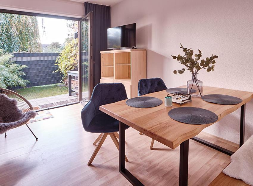 Katarinas House Mit 2 Fewo Stilvoll, Gemuetlich & Zentral Boxspringbett, Parkplatz, Balkon Oder Garten Moers Buitenkant foto