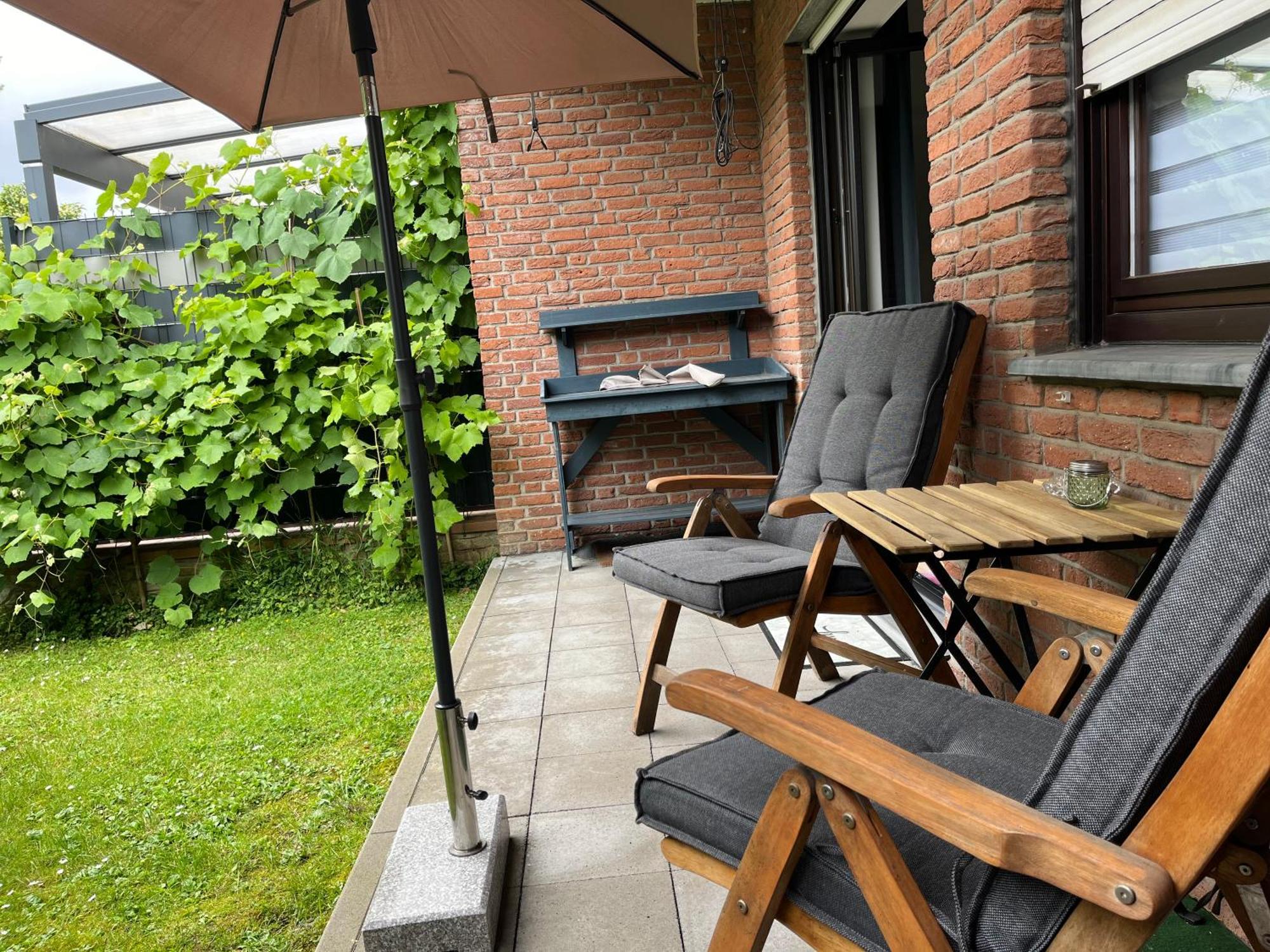 Katarinas House Mit 2 Fewo Stilvoll, Gemuetlich & Zentral Boxspringbett, Parkplatz, Balkon Oder Garten Moers Buitenkant foto